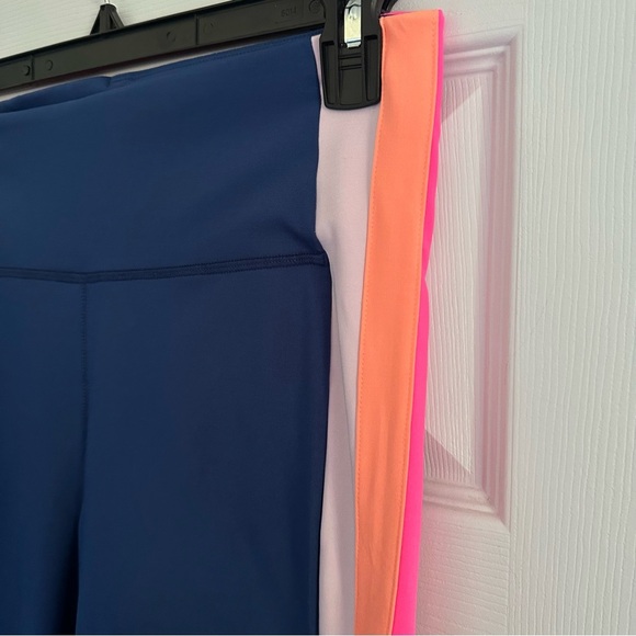 Size L Lilly Pulitzer Luxletic 24" Weekender High-Rise Legging Oyster Bay Navy - Picture 5 of 8